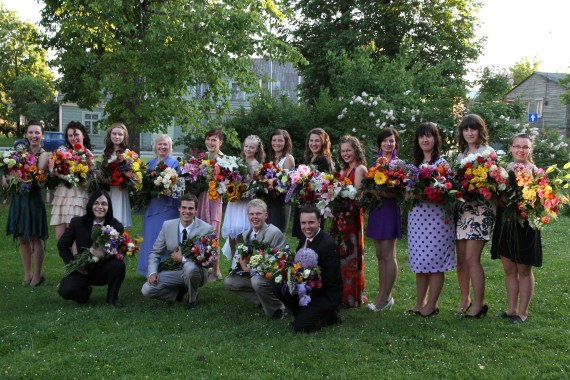 senior-class-at-graduation
